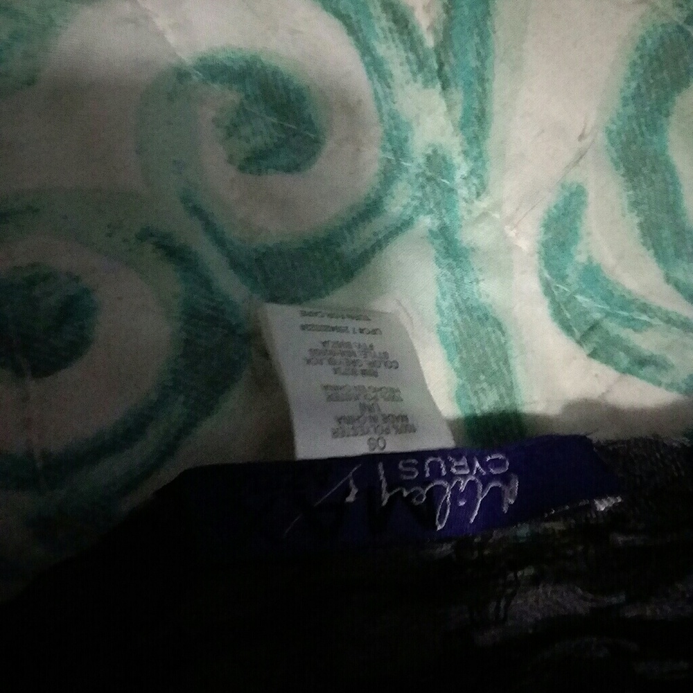 Two Light Weight Reversible Spring Scarves - Picture 4 of 4